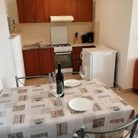 Mima With Garden Apartment Umag